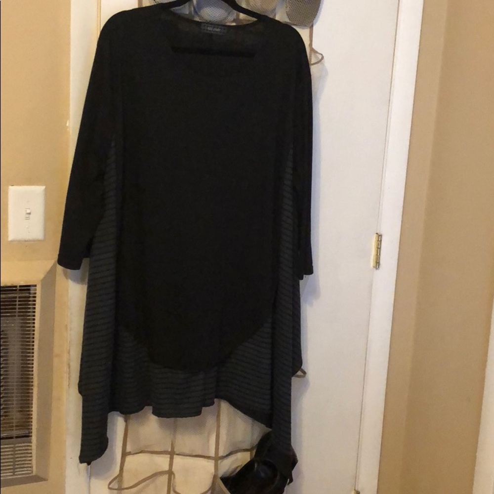 Black Boutique Style Top